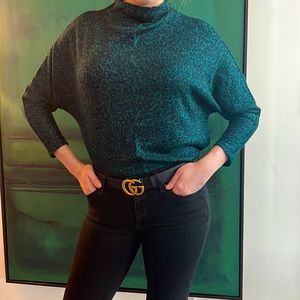 Banana Republic - Size XS (2) - Turtleneck Sweater - Blue/Green Leopard Print